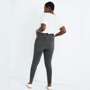 Madewell Curvy High-Rise Skinny Jeans in Black Sea